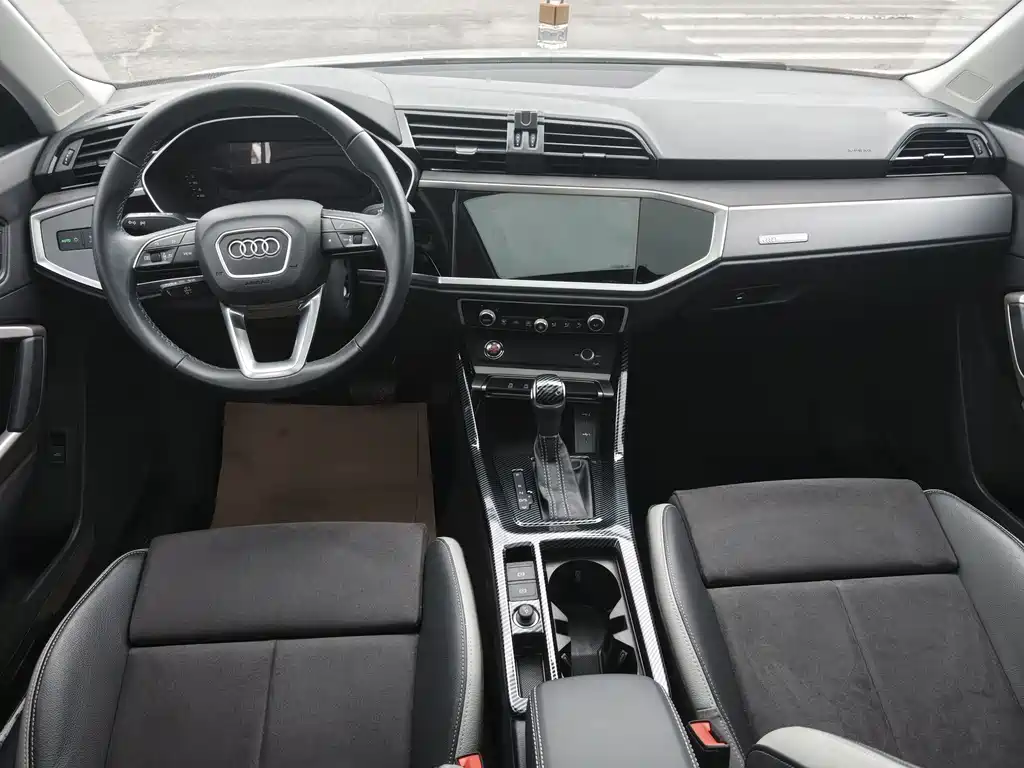 Audi Q3 2022 — фото 12
