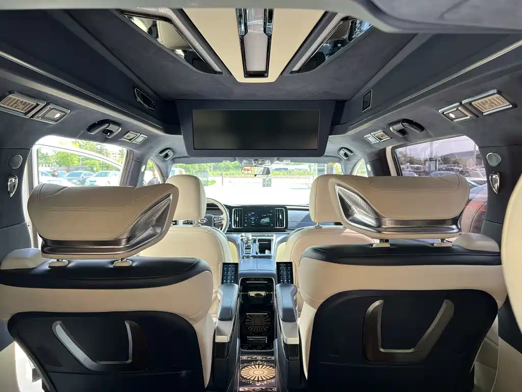 GAC Motor Trumpchi M8 2022 — фото 10