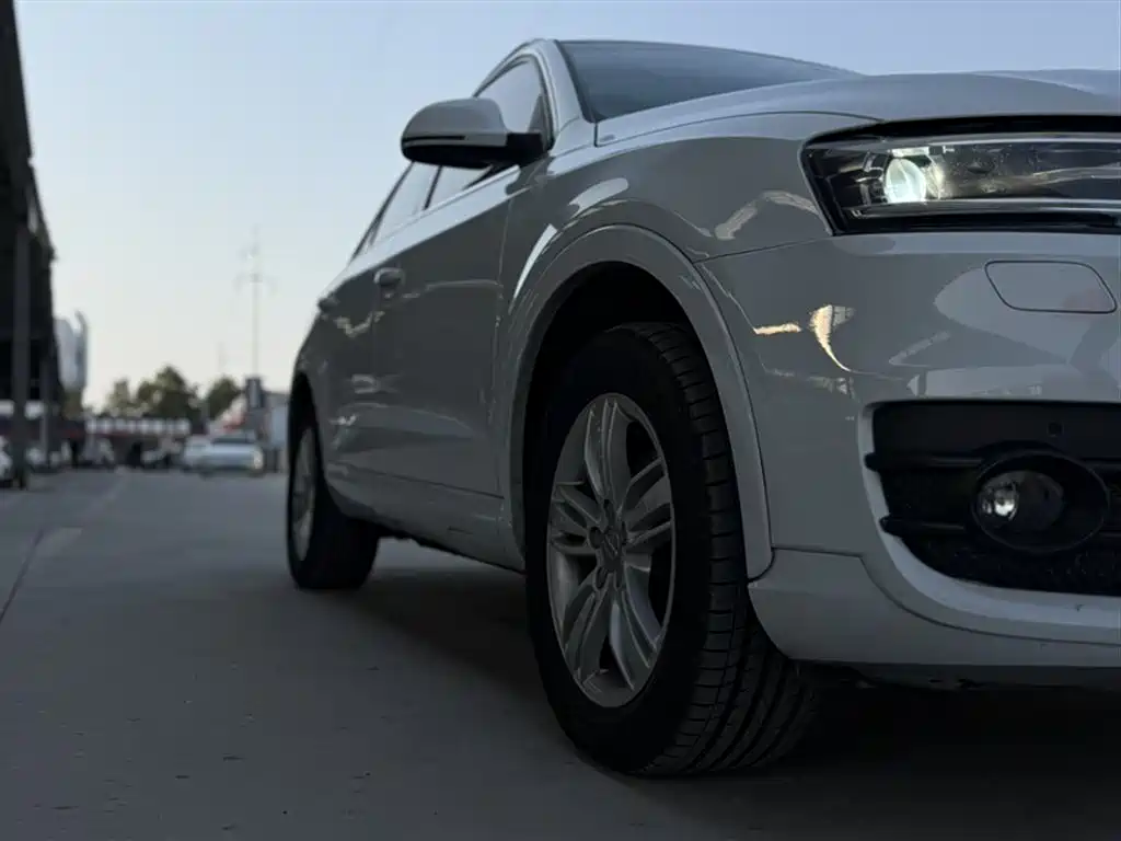 Audi Q3 2016 — фото 23
