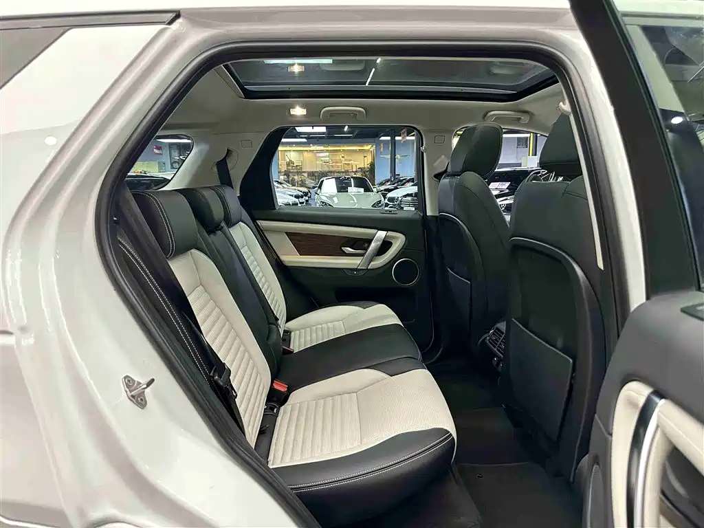 Land Rover Discovery Sport Hybrid 2022 — фото 8