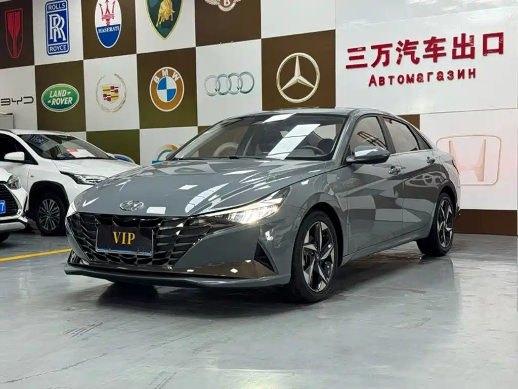 Hyundai Elantra 2022