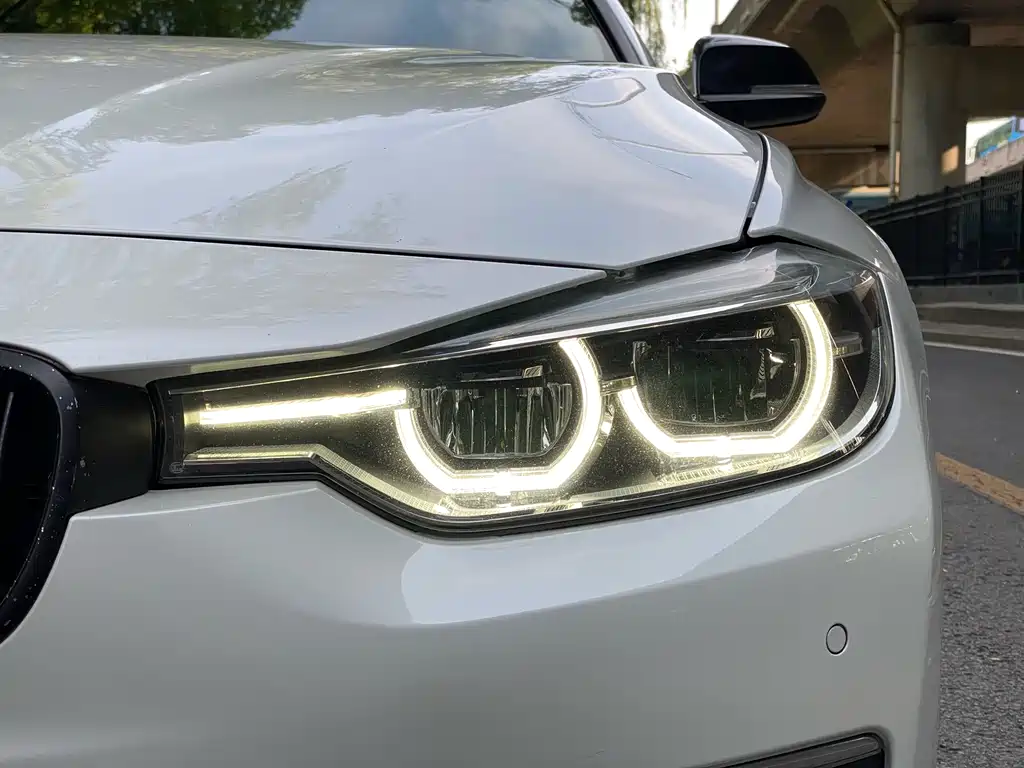 BMW 3 Series 2016 — фото 10