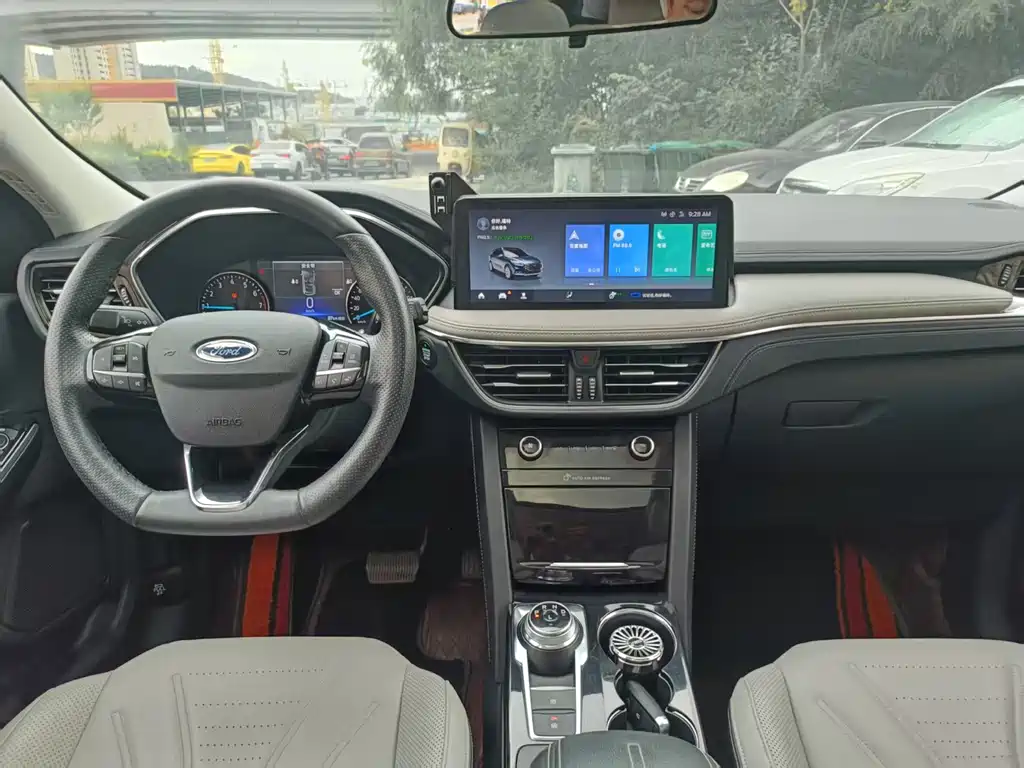 Ford Escape 2021 — фото 11