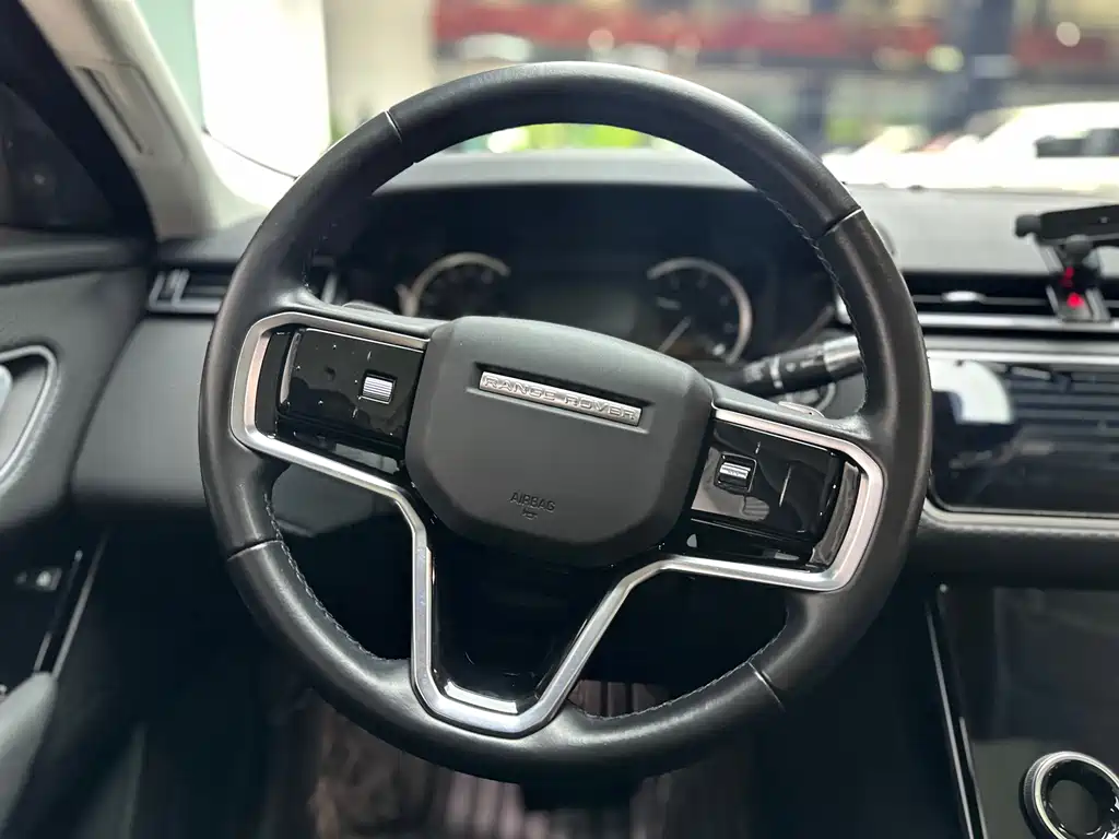 Land Rover Velar 2023 — фото 9