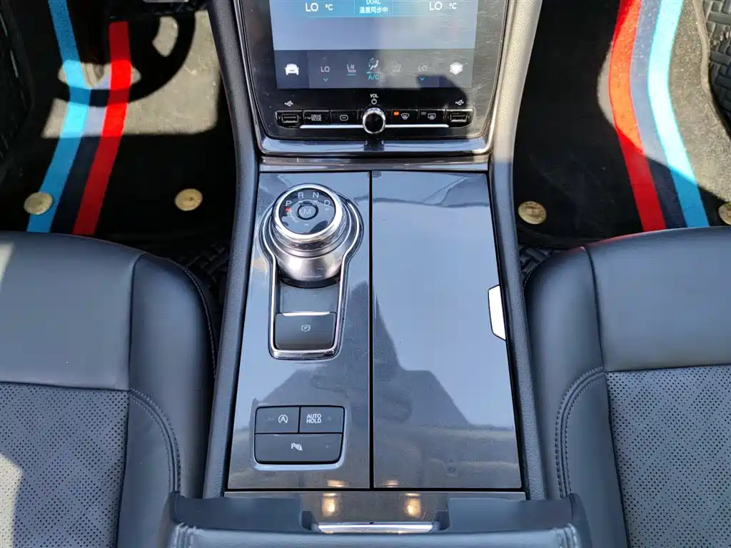 Ford Taurus 2022 — фото 14