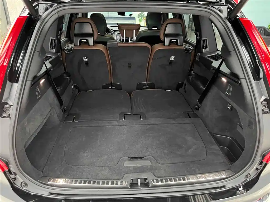Volvo XC90 2023 — фото 16