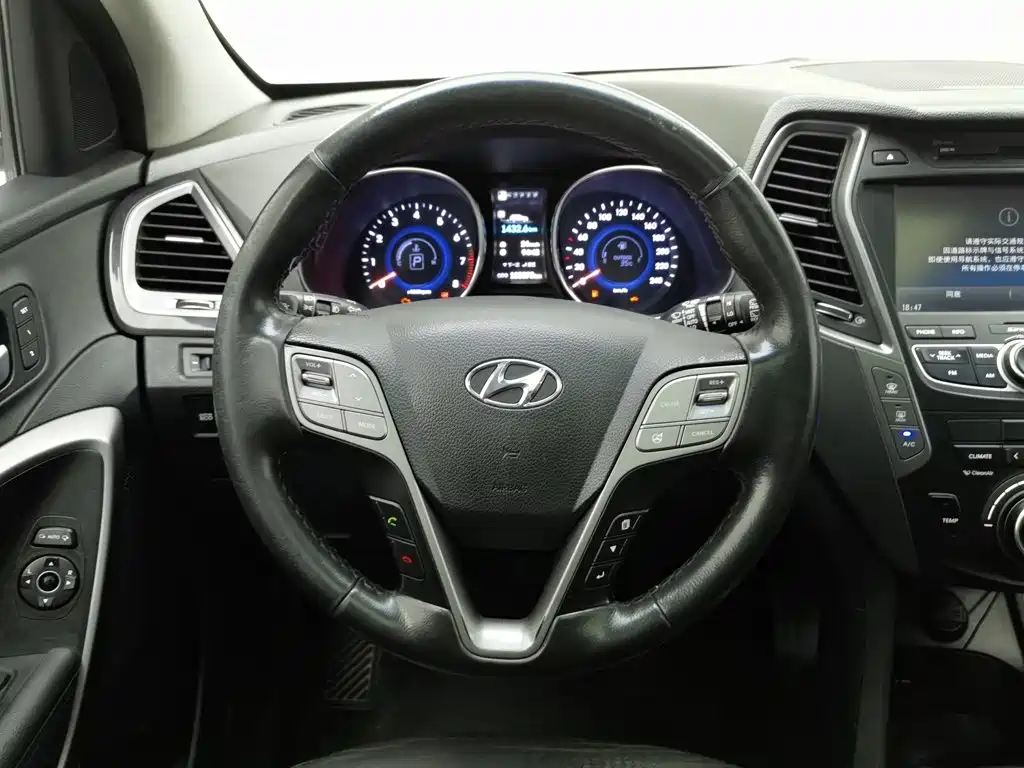 Hyundai Santa Fe 2013 — фото 11