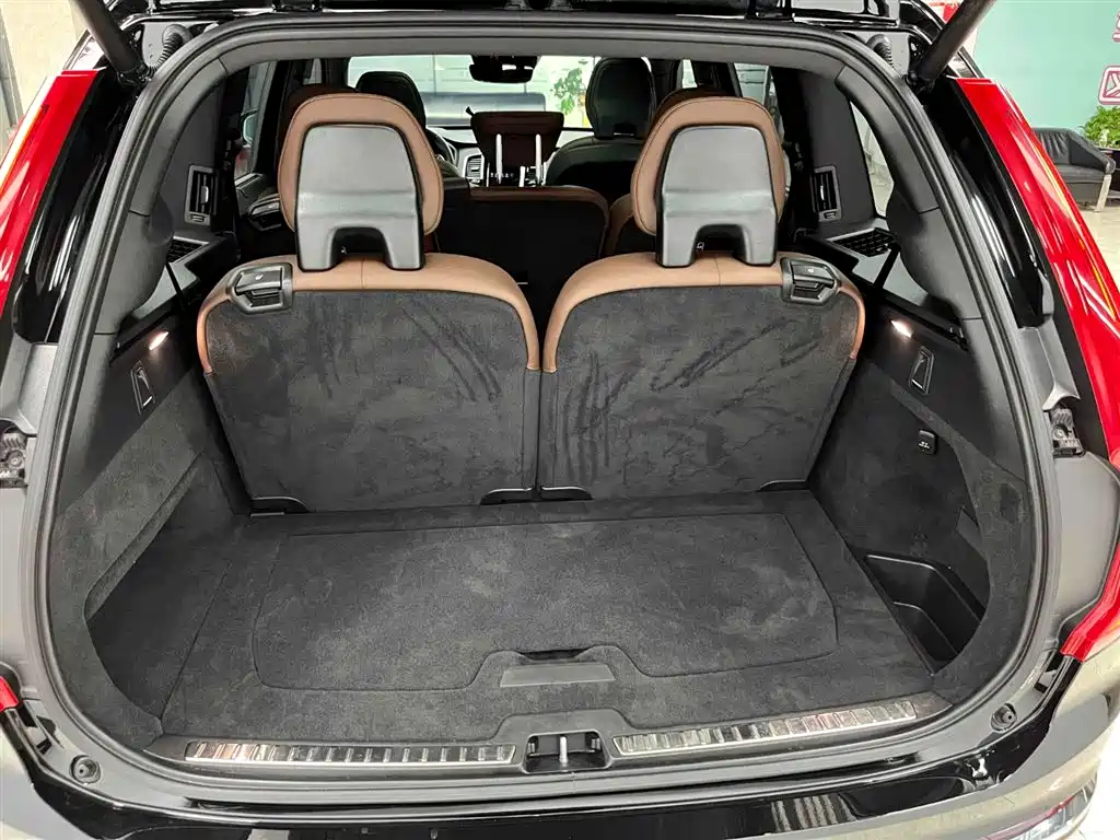 Volvo XC90 2023 — фото 17