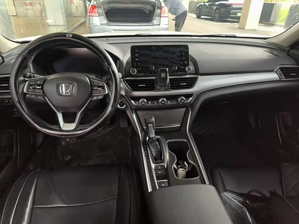 Honda Accord 2020 — фото 14