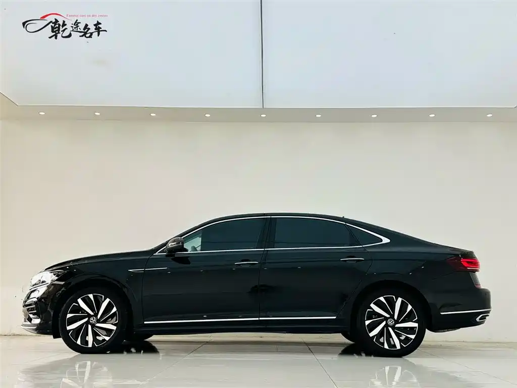 Volkswagen Passat 2023 — фото 4