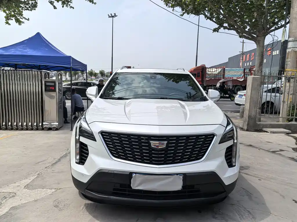 Cadillac XT4 2021 — фото 2