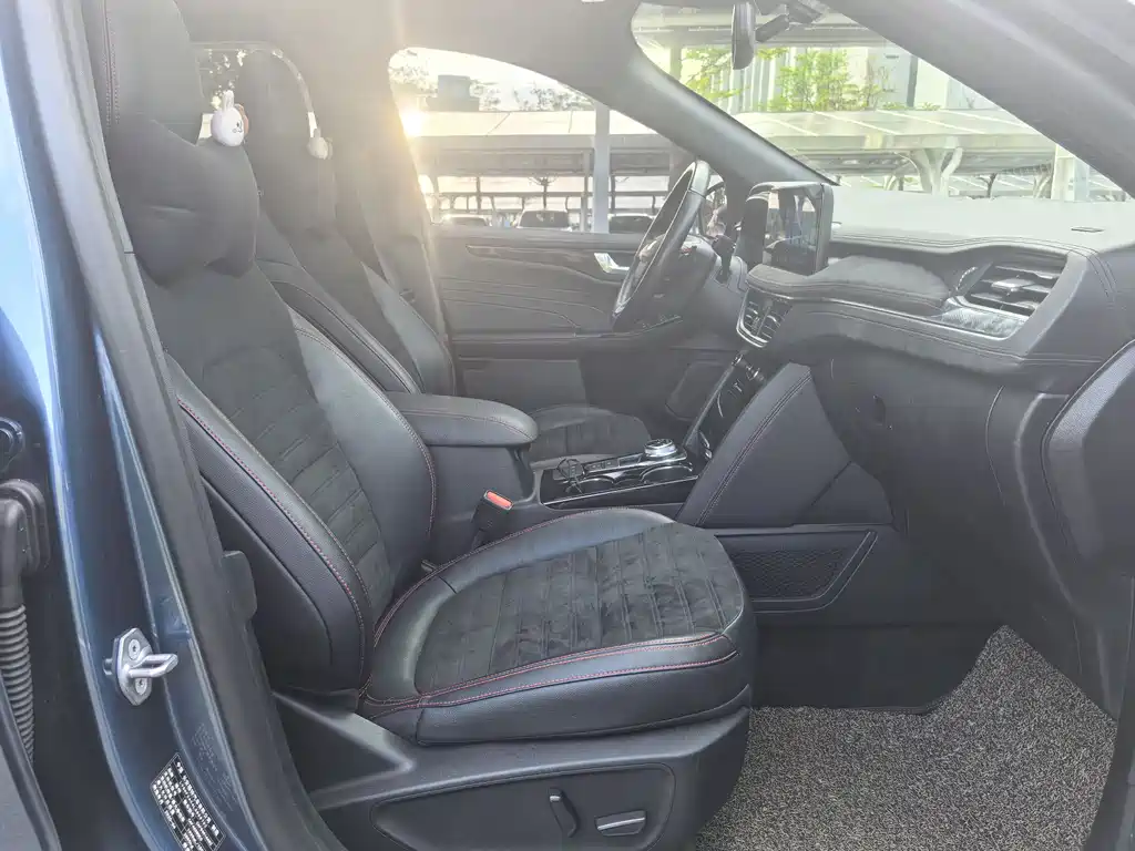 Ford Escape 2020 — фото 11