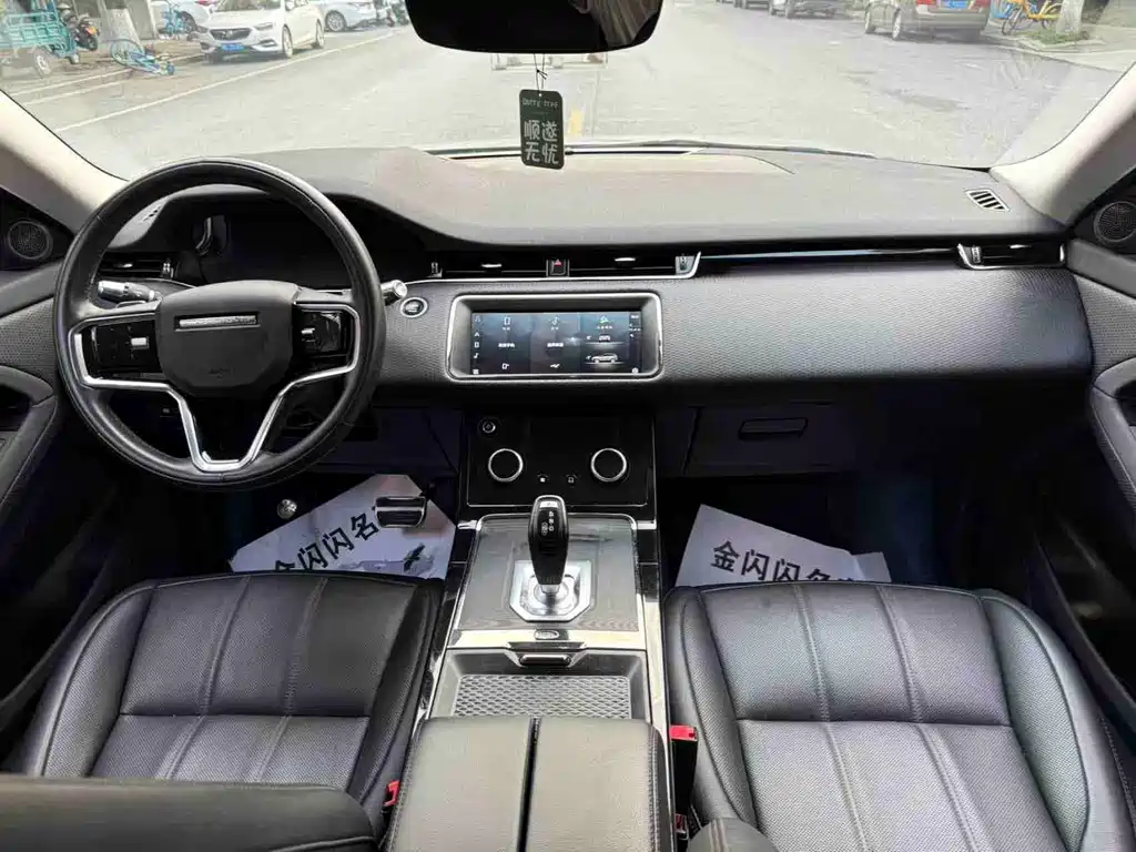 Land Rover Evoque 2023 — фото 9