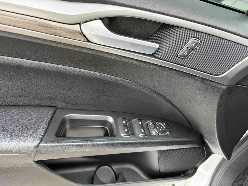 Ford Mondeo 2021 — фото 10