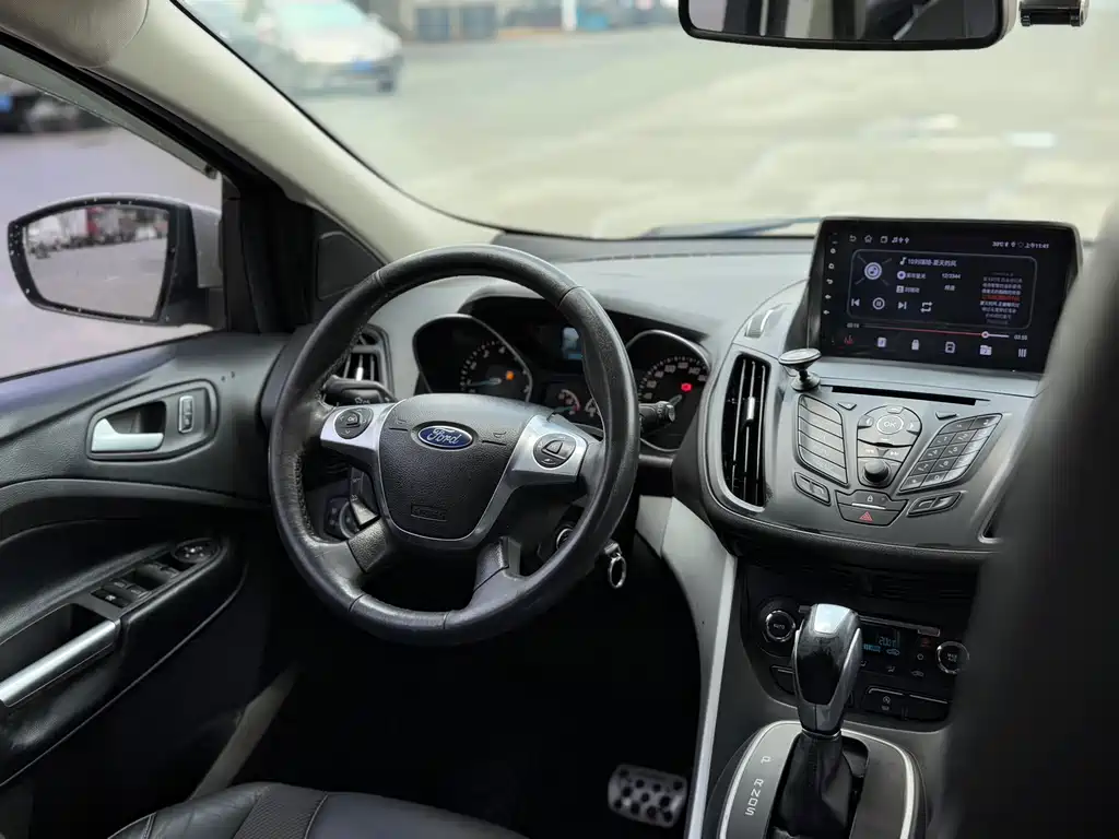 Ford Kuga 2015 — фото 9