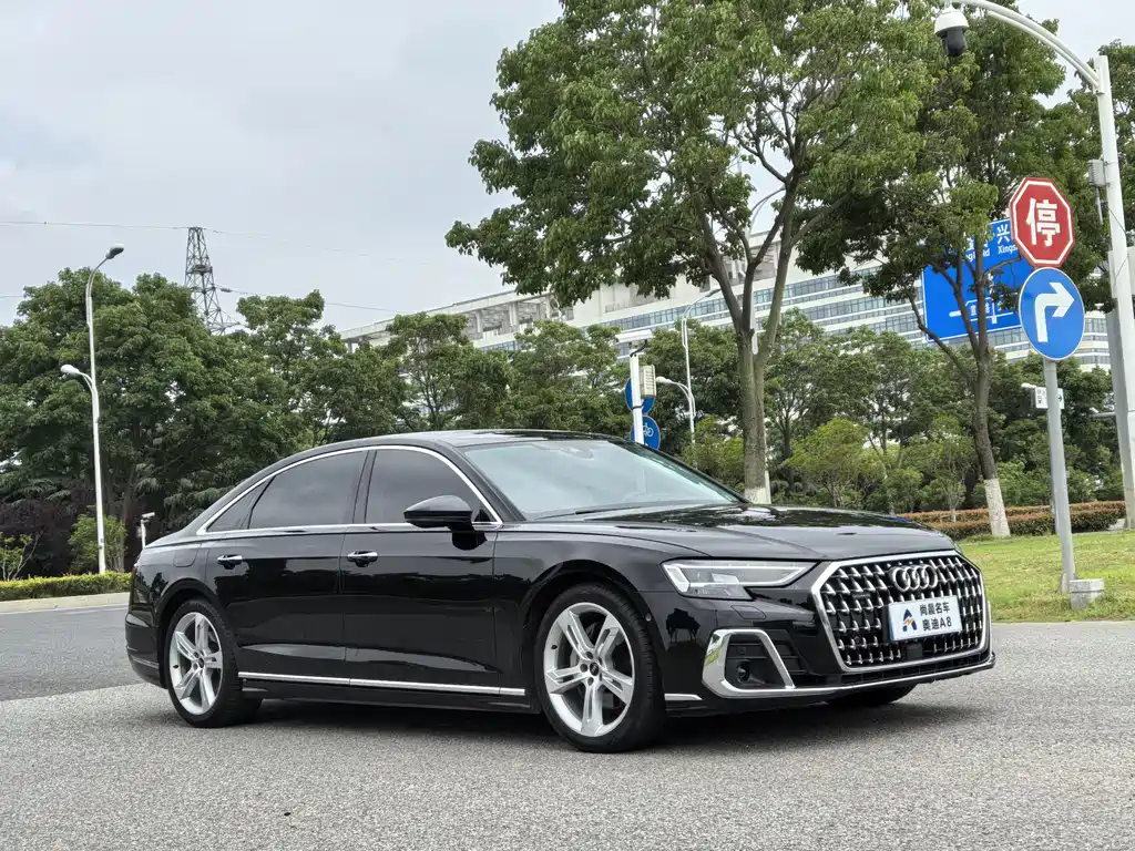 Audi A8 2023 — фото 3