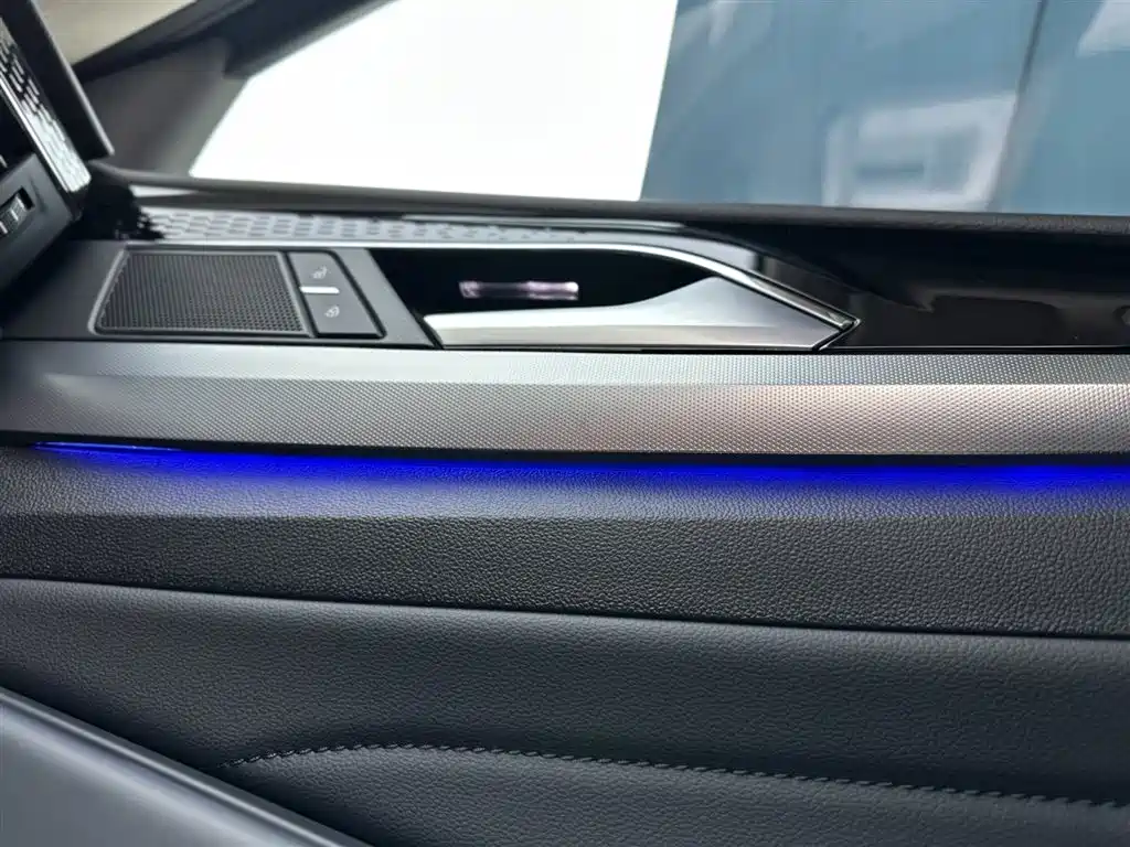 Volkswagen Passat 2023 — фото 21