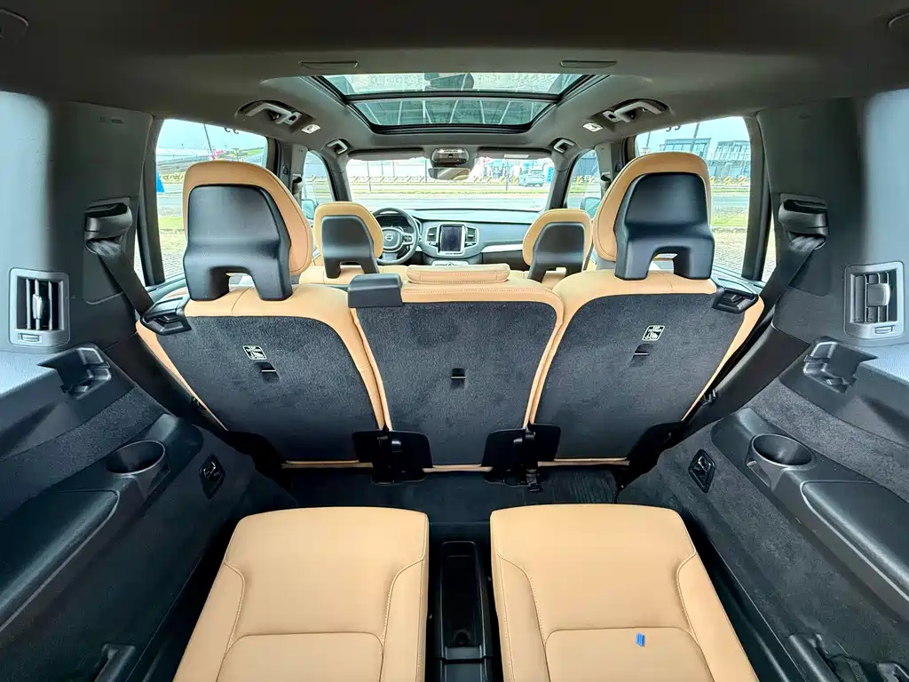 Volvo XC90 2017 — фото 19