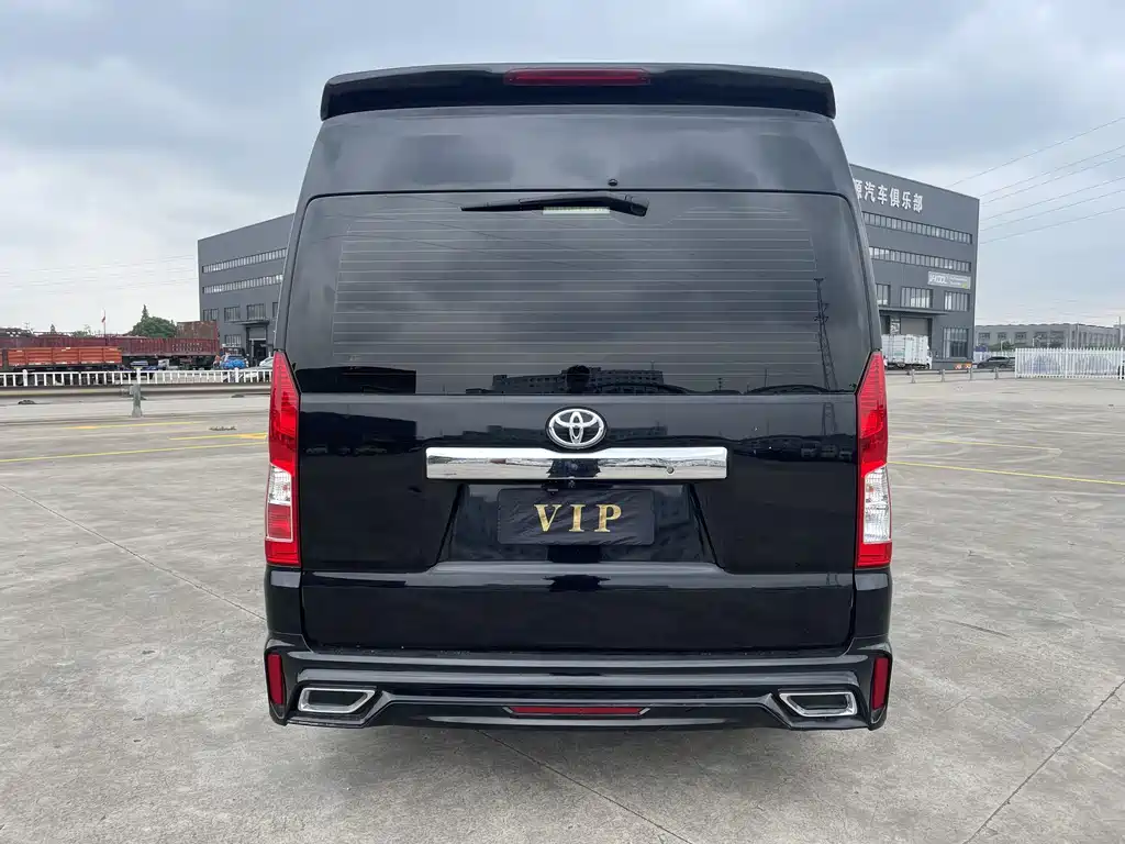 Toyota Hiace 2024 — фото 22