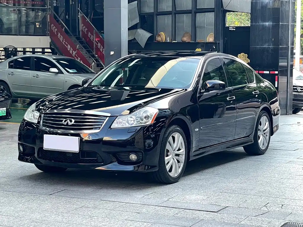Infiniti M 2008