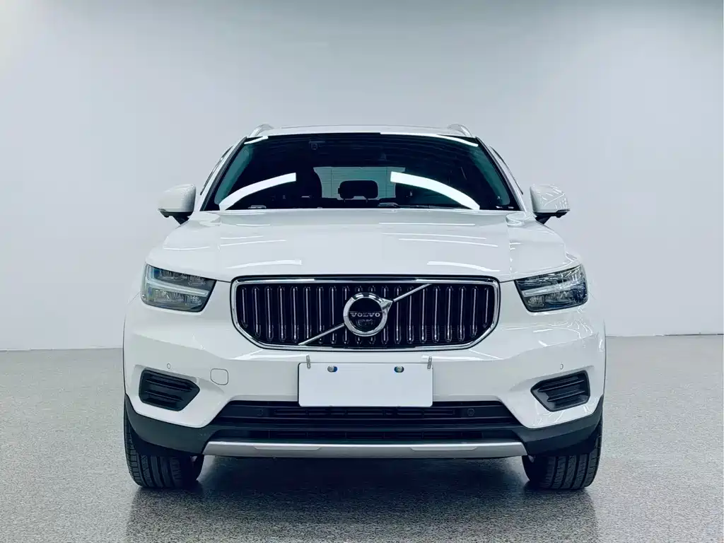 Volvo XC40 2022 — фото 4