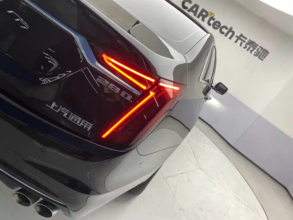 Cadillac CT6 2022 — фото 10