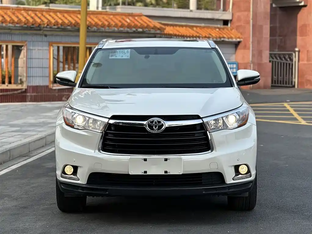 Toyota Highlander 2015 — фото 2