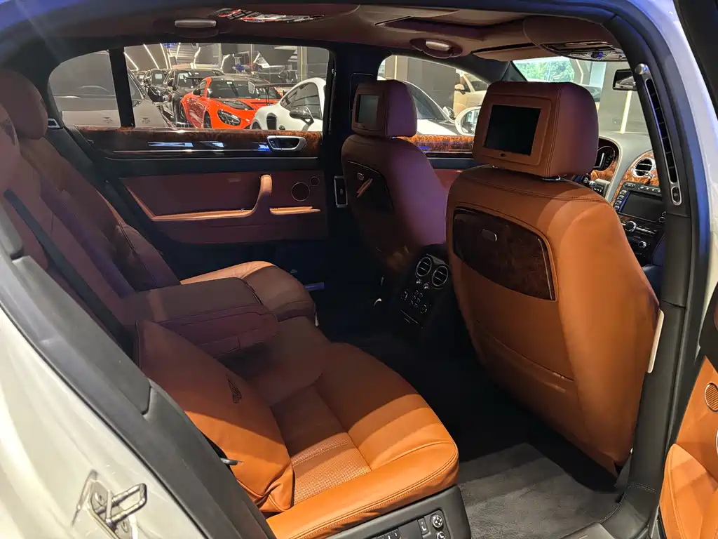 Bentley Flying Spur 2011 — фото 12
