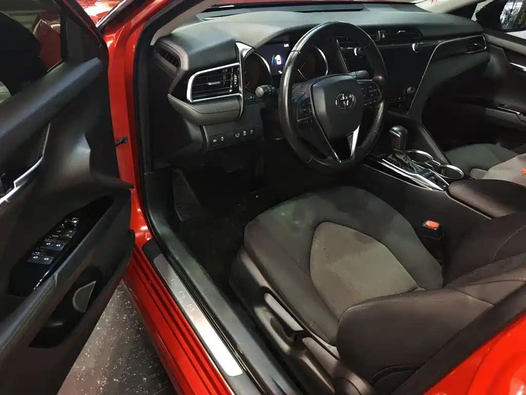 Toyota Camry 2020 — фото 12