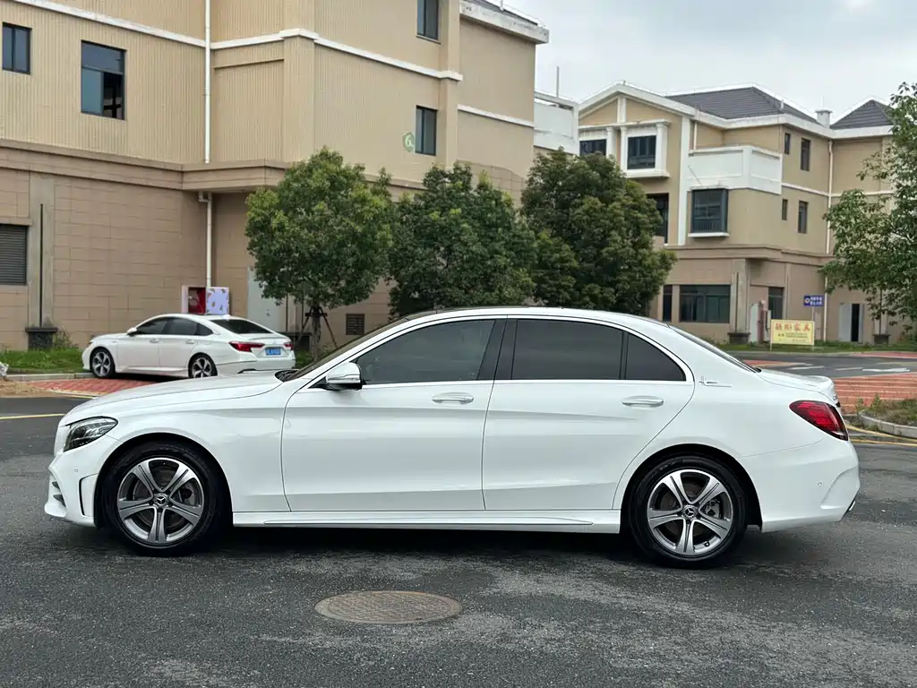 Mercedes-Benz C-Class 2019 — фото 9