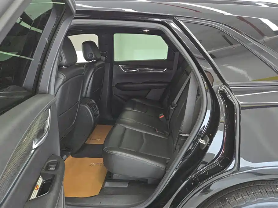 Cadillac XT5 2023 — фото 11
