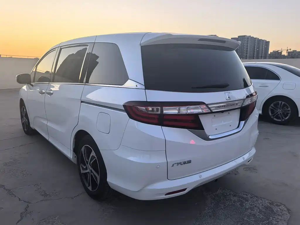 Honda Odyssey 2018 — фото 5