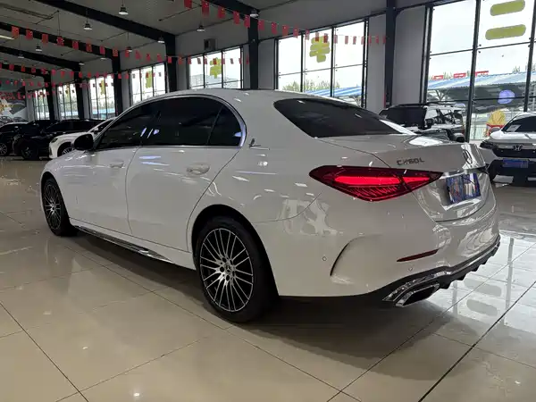 Mercedes-Benz C-Class 2024