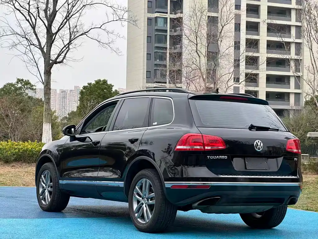 Volkswagen Touareg 2017 — фото 9