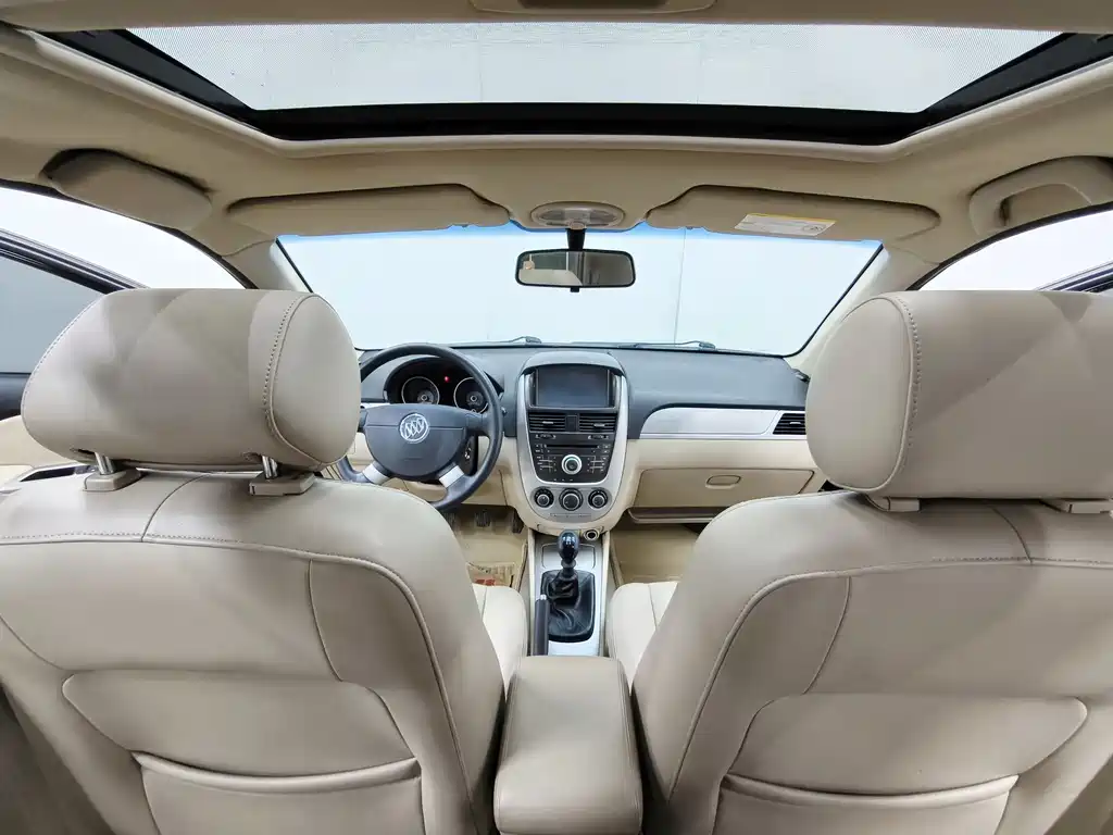 Buick Excelle 2013 — фото 10