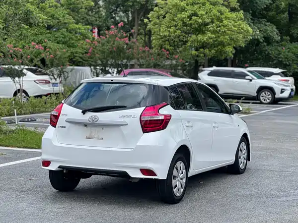 Toyota Yaris L 2017