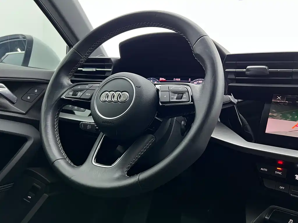 Audi A3 2023 — фото 12