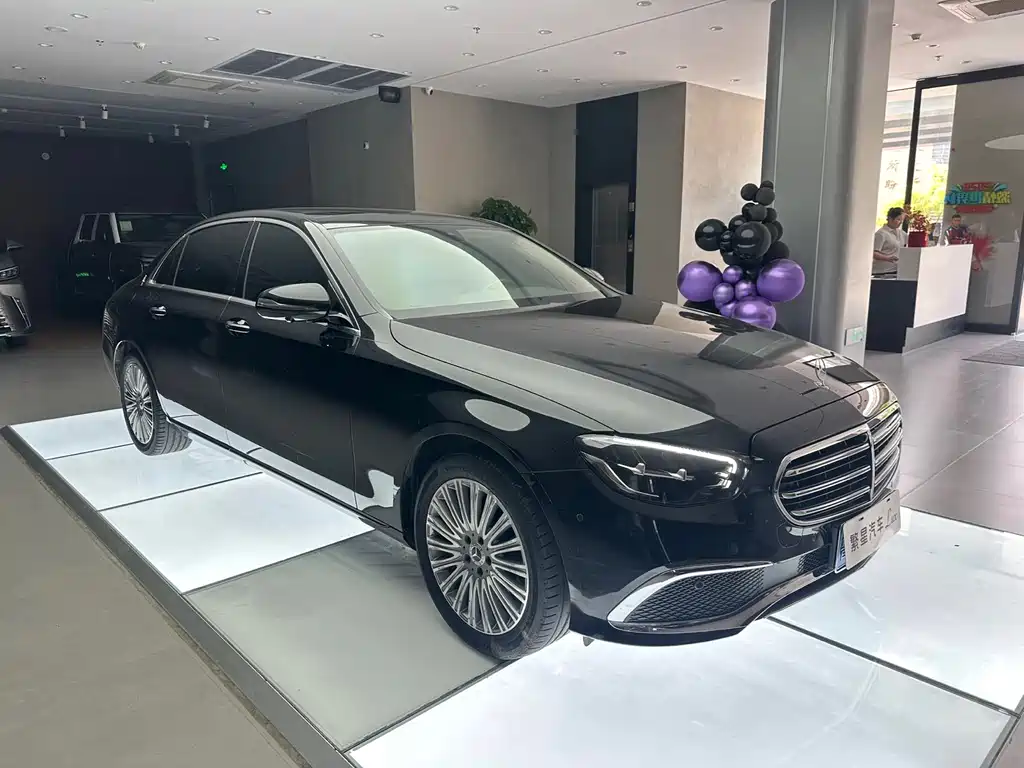 Mercedes-Benz E-Class 2022