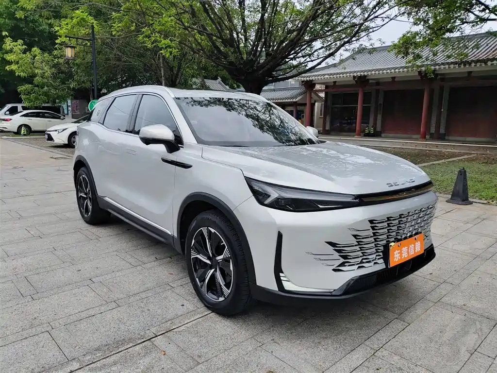 BAIC X7 2024 — фото 2