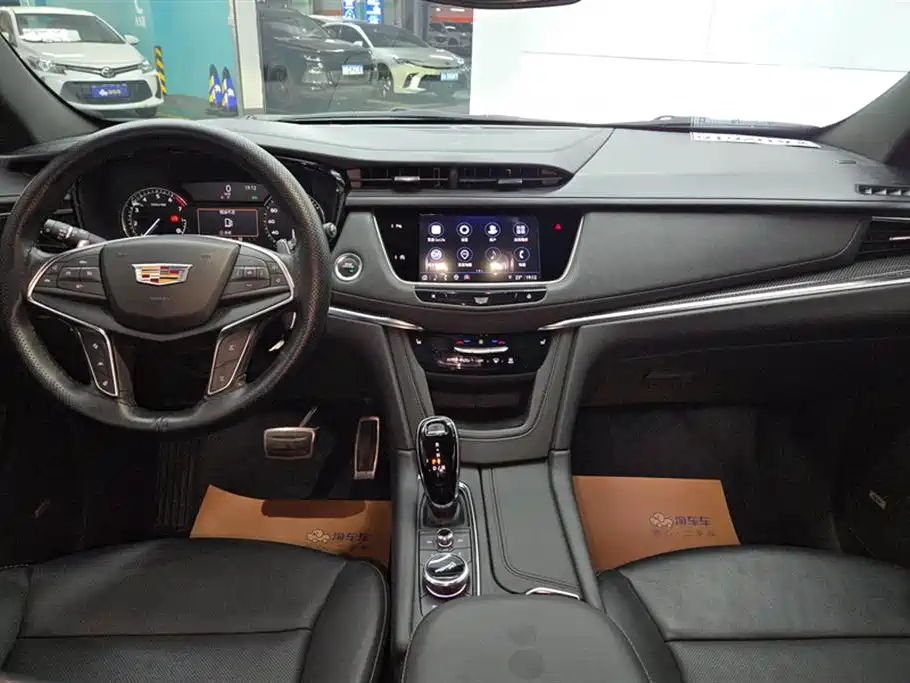 Cadillac XT5 2023 — фото 12