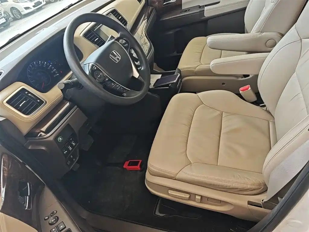 Honda Odyssey 2017 — фото 15