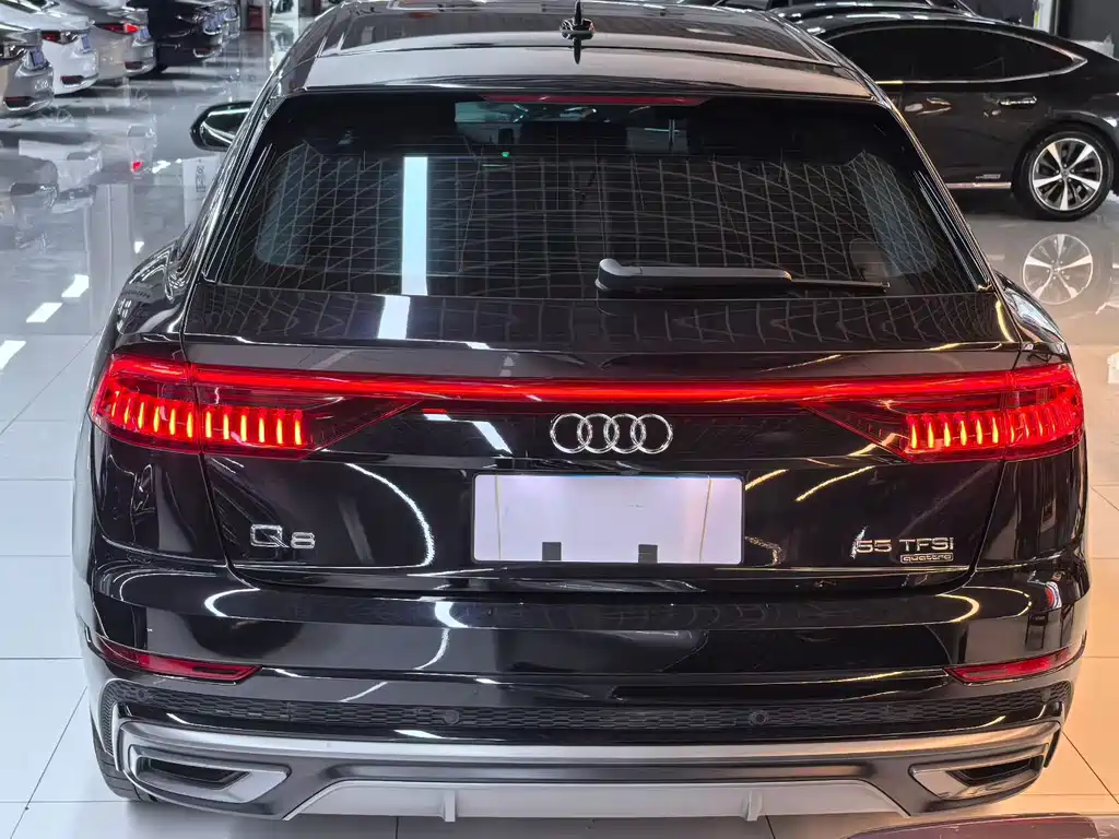 Audi Q8 2021