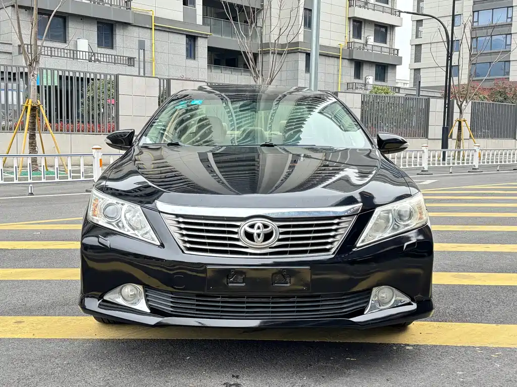 Toyota Camry 2012 — фото 16