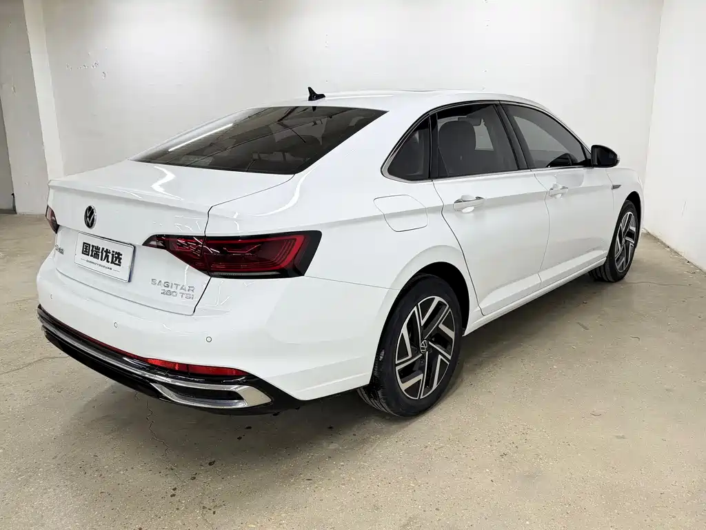 Volkswagen Sagitar 2022
