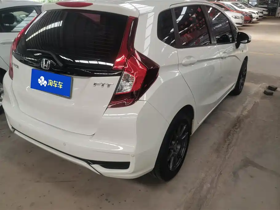 Honda Fit 2018 — фото 3