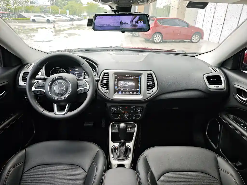 Jeep Compass 2017 — фото 7
