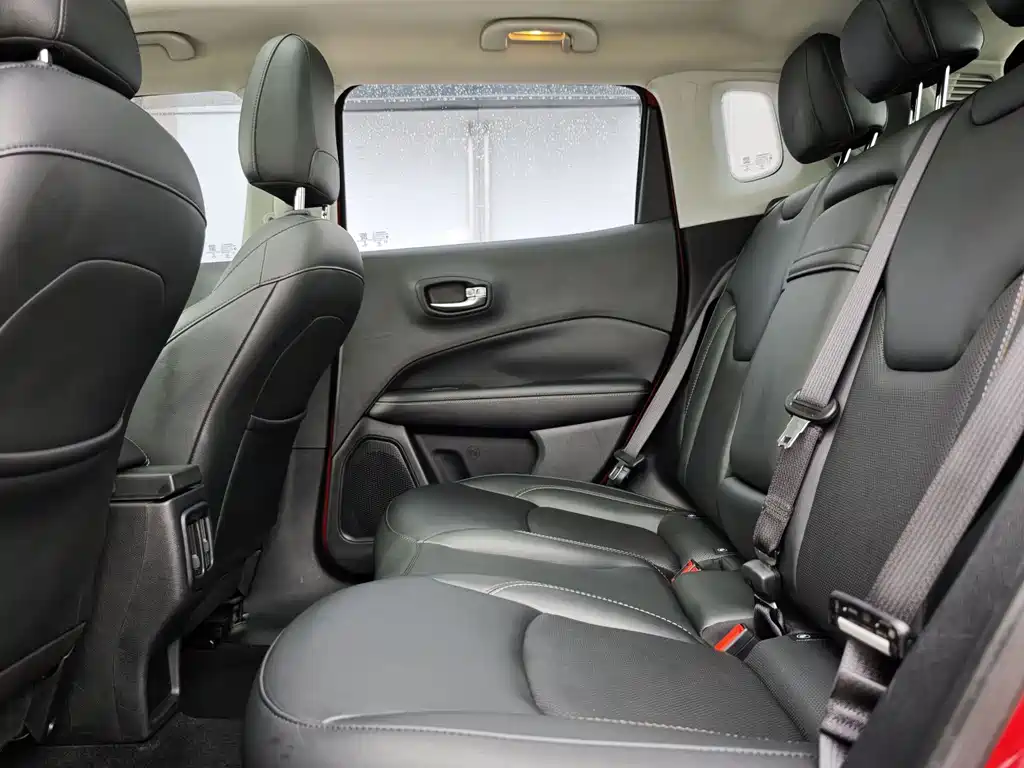 Jeep Compass 2017 — фото 6