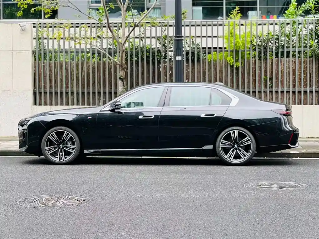 BMW 7 Series 2025