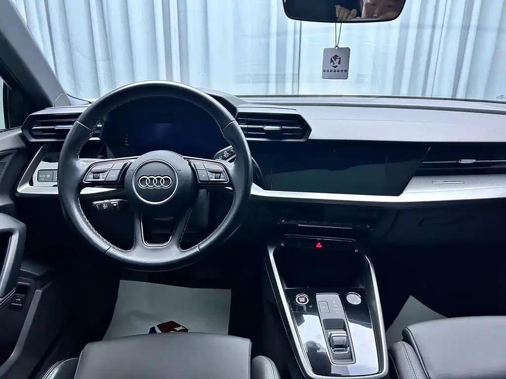 Audi A3 2023 — фото 11