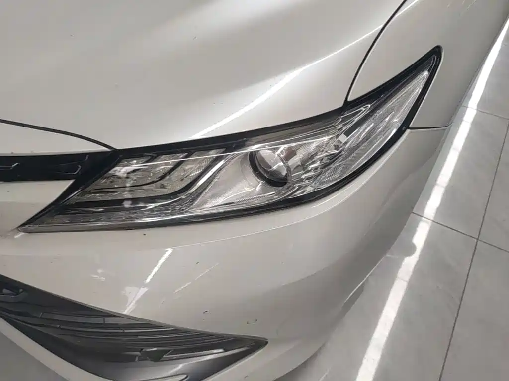 Toyota Camry 2019 — фото 24